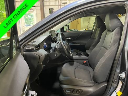 Used 2021 Toyota Venza LE AWD/4WD image 14