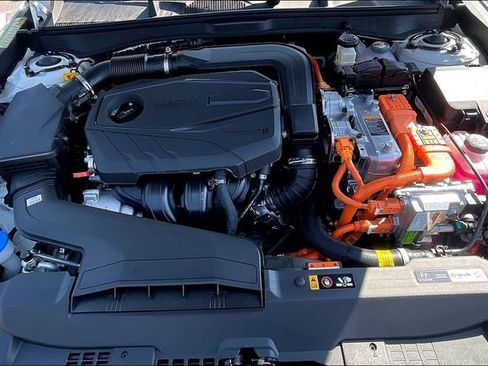 New 2025 Hyundai Sonata Limited image 11