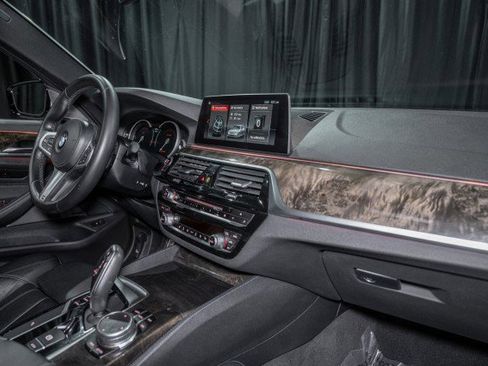 Used 2019 BMW 530i image 15