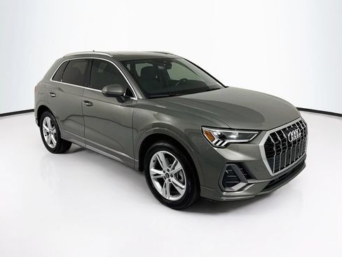 Certified 2023 Audi Q3 2.0T Premium w/ Convenience Package AWD/4WD image 3