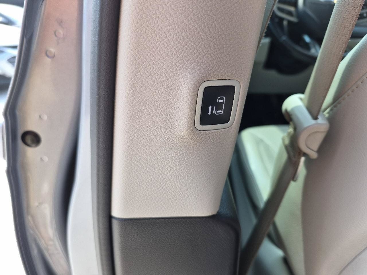 Used 2021 Chrysler Pacifica Touring-L FWD image 14