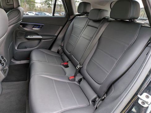 Used 2025 Mercedes-Benz GLC 350e 350e 4MATIC image 30