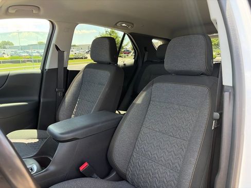 Used 2022 Chevrolet Equinox LT AWD/4WD image 48