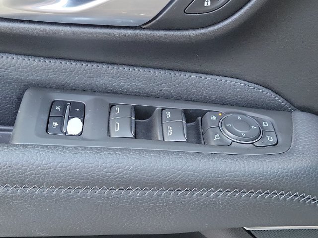 Used 2022 GMC Yukon Denali RWD image 20