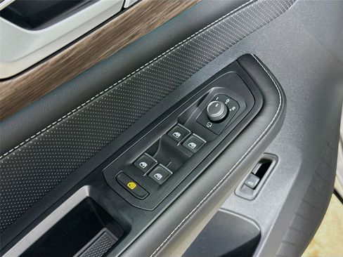 Used 2024 Volkswagen Atlas SEL Premium R-Line image 22