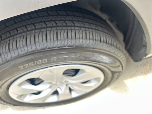 Certified 2024 Toyota RAV4 LE AWD/4WD image 21