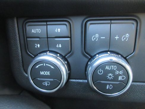 New 2026 GMC Yukon XL Denali w/ Denali Reserve Package image 18