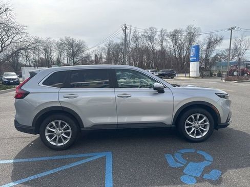Used 2023 Honda CR-V EX image 9