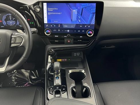 Used 2024 Lexus NX 350h AWD image 24