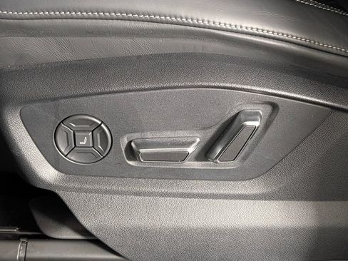 Used 2023 Audi SQ8 Prestige AWD/4WD image 28