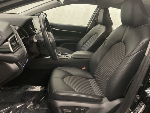 Used 2022 Toyota Camry SE w/ Convenience Package image 13