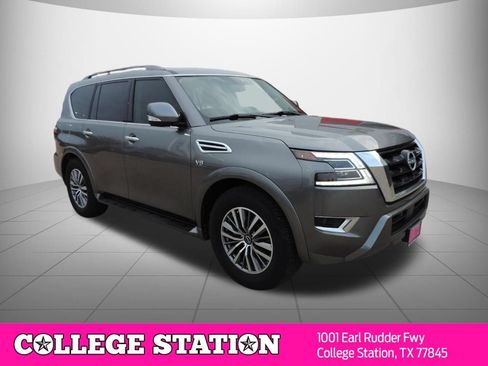 Used 2022 Nissan Armada SV w/ SV Appearance Package RWD image 3