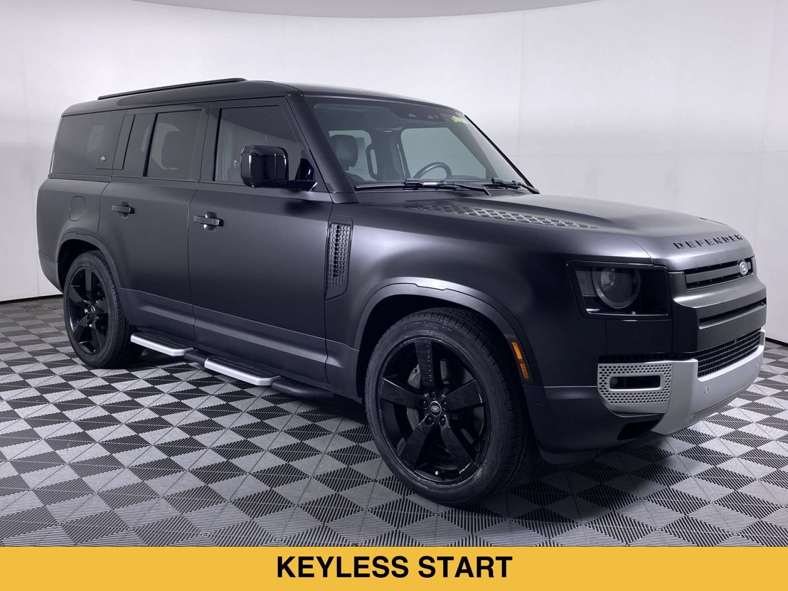 Used 2023 Land Rover Defender 130 SE AWD/4WD image 22