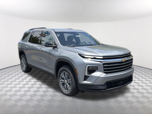 New 2026 Chevrolet Traverse LT w/ LPO, Floor Liner Package FWD image 3