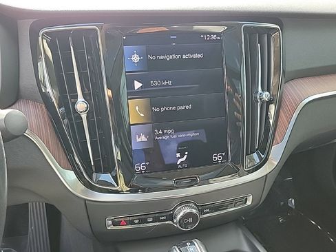 Used 2021 Volvo S60 T5 Momentum image 21