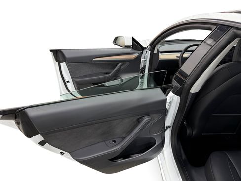 Certified 2023 Tesla Model 3 Standard Range RWD image 10