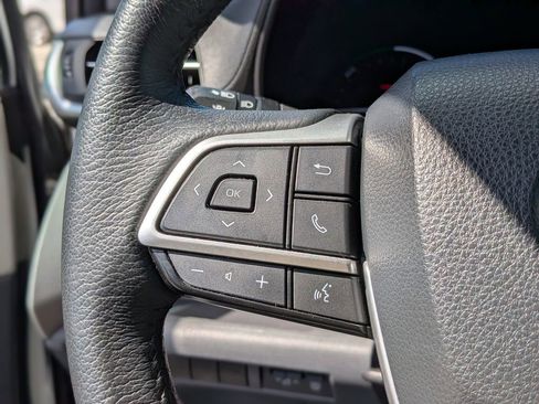 Used 2023 Toyota Sienna XLE image 21