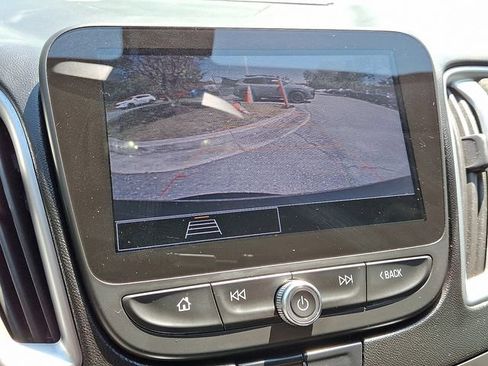 Used 2022 Chevrolet Malibu LT FWD image 17