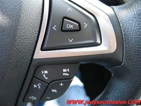 Used 2020 Ford Fusion SE FWD image 13