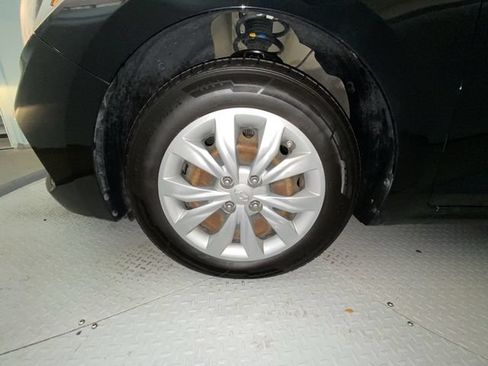 Used 2022 Hyundai Accent SE FWD image 10