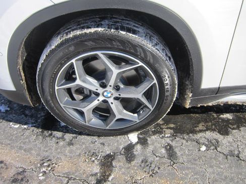 Used 2017 BMW X1 xDrive28i image 33