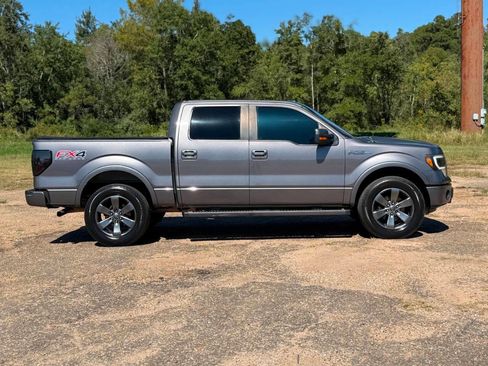 Used 2014 Ford F150 Lariat w/ Lariat Chrome Package image 6