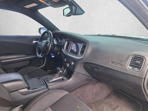 Used 2019 Dodge Charger Scat Pack w/ Dynamics Package RWD image 17