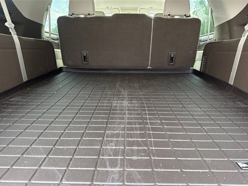 Used 2023 GMC Yukon XL Denali image 15