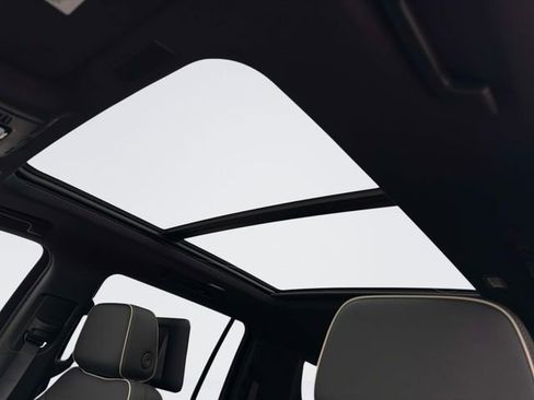 New 2026 Chevrolet Suburban Premier AWD/4WD image 25