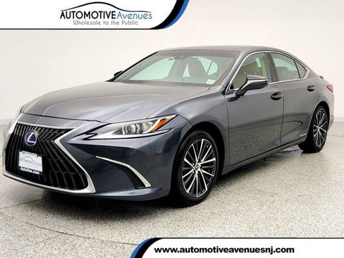 Used 2022 Lexus ES 300h w/ Premium Package image 1