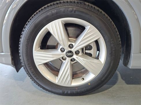 Used 2022 Audi Q4 e-tron Premium w/ Convenience Package image 12