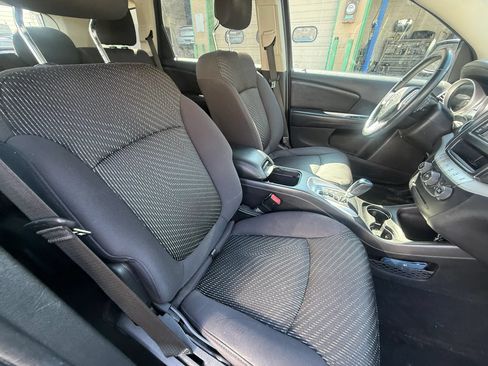 Used 2012 Dodge Journey SXT w/ Comfort/Convenience Group AWD/4WD image 9