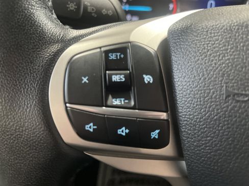 Used 2022 Ford Explorer XLT w/ Equipment Group 202A image 16