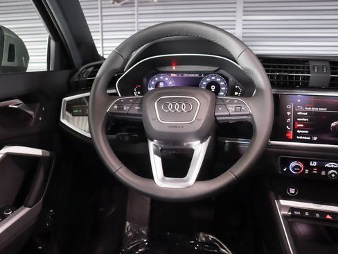 New 2025 Audi Q3 2.0T Premium image 18