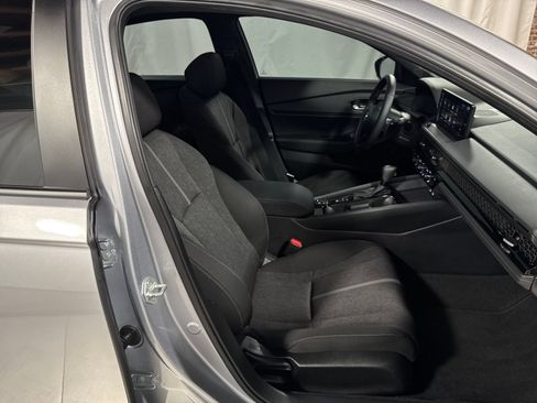Used 2025 Honda Accord Sport image 36