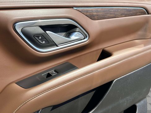 Certified 2023 Chevrolet Suburban High Country w/ Advanced Technology Package image 26