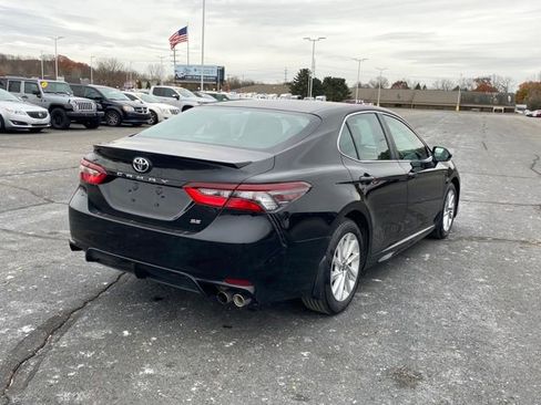 Used 2023 Toyota Camry SE image 4
