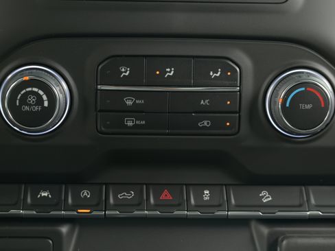 Used 2025 Chevrolet Silverado 1500 Custom Trail Boss w/ Turbomax Blackout Package AWD/4WD image 14