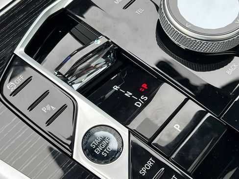 New 2026 BMW X6 xDrive40i w/ Executive Package image 15