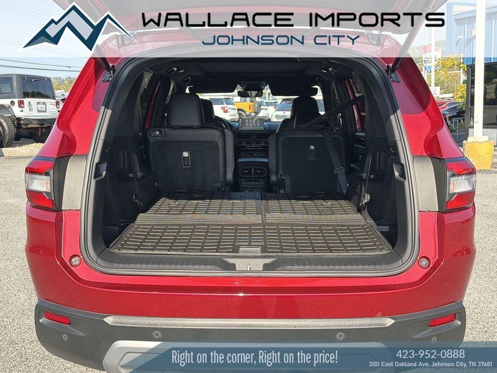 Used 2025 Honda Pilot TrailSport image 41