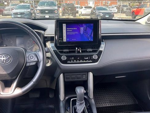 Used 2023 Toyota Corolla Cross LE w/ Moonroof Package AWD/4WD image 5
