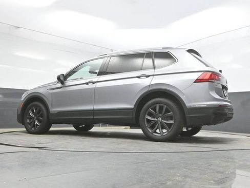 Used 2022 Volkswagen Tiguan SE FWD image 28