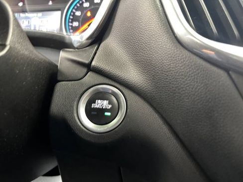 Used 2019 Chevrolet Equinox LT FWD image 20