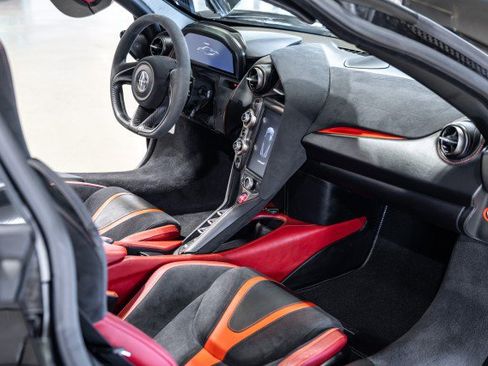 Used 2018 McLaren 720S Performance RWD image 11