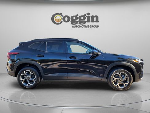 New 2026 Chevrolet Trax LT w/ Driver Confidence Package image 4