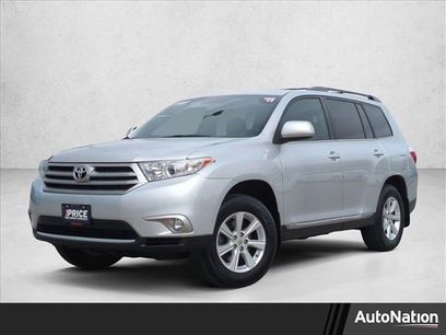 Used 2011 Toyota Highlander SE w/ Tow Pkg