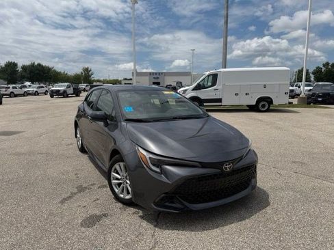 Used 2023 Toyota Corolla SE w/ SE Premium Package FWD image 2