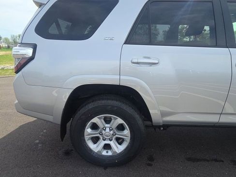 Used 2021 Toyota 4Runner SR5 AWD/4WD image 8