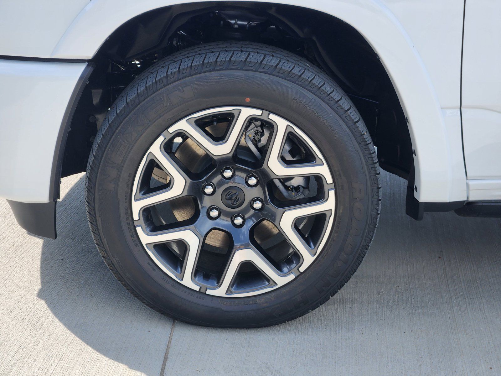 New 2026 RAM 1500 Laramie AWD/4WD image 11