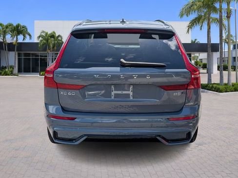 Used 2023 Volvo XC60 B5 Plus image 6